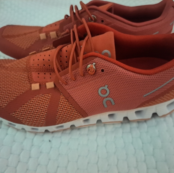 BOX's SMALL..BOX's... Medium BOX's Large ...Woman's shirts Pants...Dresses..etc - Picture 8 of 10